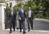 Κυνηγώντας προαπαιτούμενα και ζητιανεύοντας δόσεις