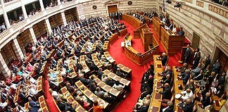 Ψηφίστηκε η αντισυνταγματική τροπολογία για το κόμμα Κασιδιάρη