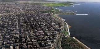 Παράκτιο «κούτελο» άνευ αισχύνης (Α.Ε.)
