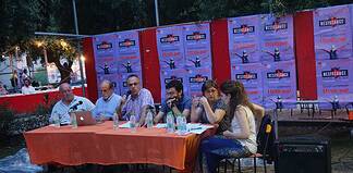 Απόγνωση και ελπίδα στη γειτονιά μας