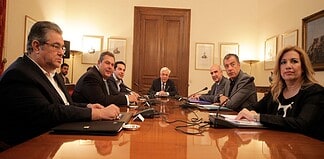 Σχόλιο για το συμβούλιο πολιτικών αρχηγών