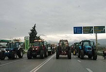 Ο αγώνας επιβίωσης των αγροτών μπορεί να ανοίξει δρόμους | Του Δημήτρη Κοδέλα