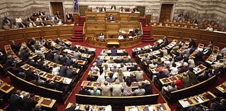 Εκλογομαγειρέματα με φόντο το βούλιαγμα της κοινωνίας