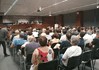 Μια ματιά γειωμένη, σοβαρή, συμπεριεκτική και ανοιχτή