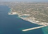 Ετεροδικία στην αποικία… για να παίρνει τη δόση της – Το editorial του Δρόμου που κυκλοφορεί