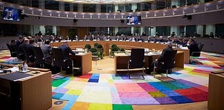 Γιατί οι δανειστές γίνονται «γενναιόδωροι»
