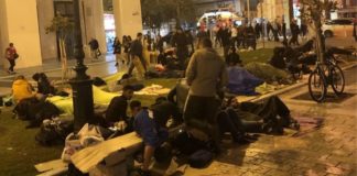 Στο κόκκινο το προσφυγικό