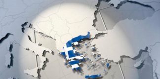 Αποικιακό κράτος, πολιτική και αντιθέσεις