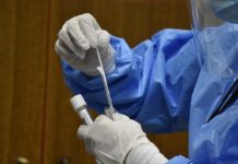 Κοροϊδεύουν και τρομοκρατούν ανεβάζοντας τεχνητά τα κρούσματα
