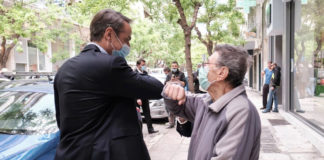 Μοσχοβολούν οι νεραντζιές, υπάρχει όμως και πολλή δυσωδία…