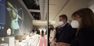 Περί συλλεκτών, αρχαιοκαπήλων και άλλων δεινών
