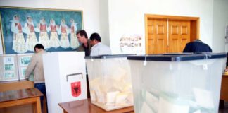 Οι απ’ έκει: Ο ρόλος των Δήμων