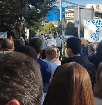 Χιμάρα: Η δημοκρατία φυλακίζεται, κι η Ελλάδα χαριεντίζεται