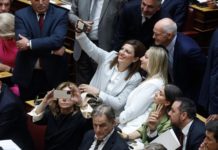 Επώνυμα ρούχα, ανώνυμοι θάνατοι