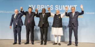 Το σύμβολο + μετά τον όρο BRICS