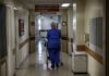 Η κυβέρνηση κάνει φιγούρα ενώ το ΕΣΥ καταρρέει