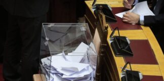 Μπροστά στις πάνδημες απαιτήσεις η «Βουλή» βρίσκεται «αλλού»