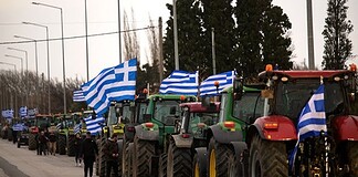 Τα μπλόκα εντείνουν την πίεση προς το Μαξίμου