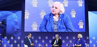 Μόνιμη υφυπουργός ή μόνιμη πολιτική επιλογή;